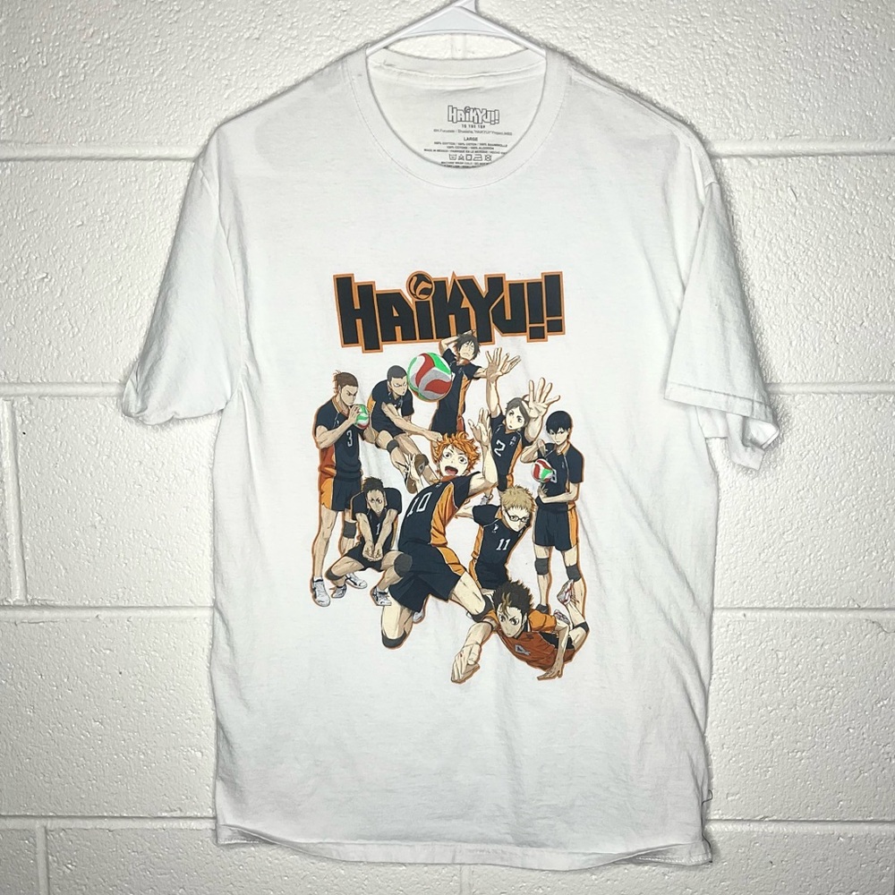 < Haikyu Anime White Graphic T-Shirt >